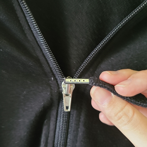 F21 Black Cropped Athletic Hoodie - Picture 4 of 5